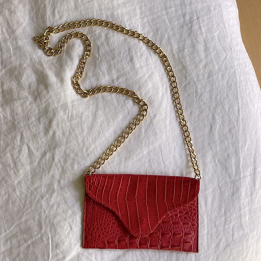 Miley Red Croc Crossbody